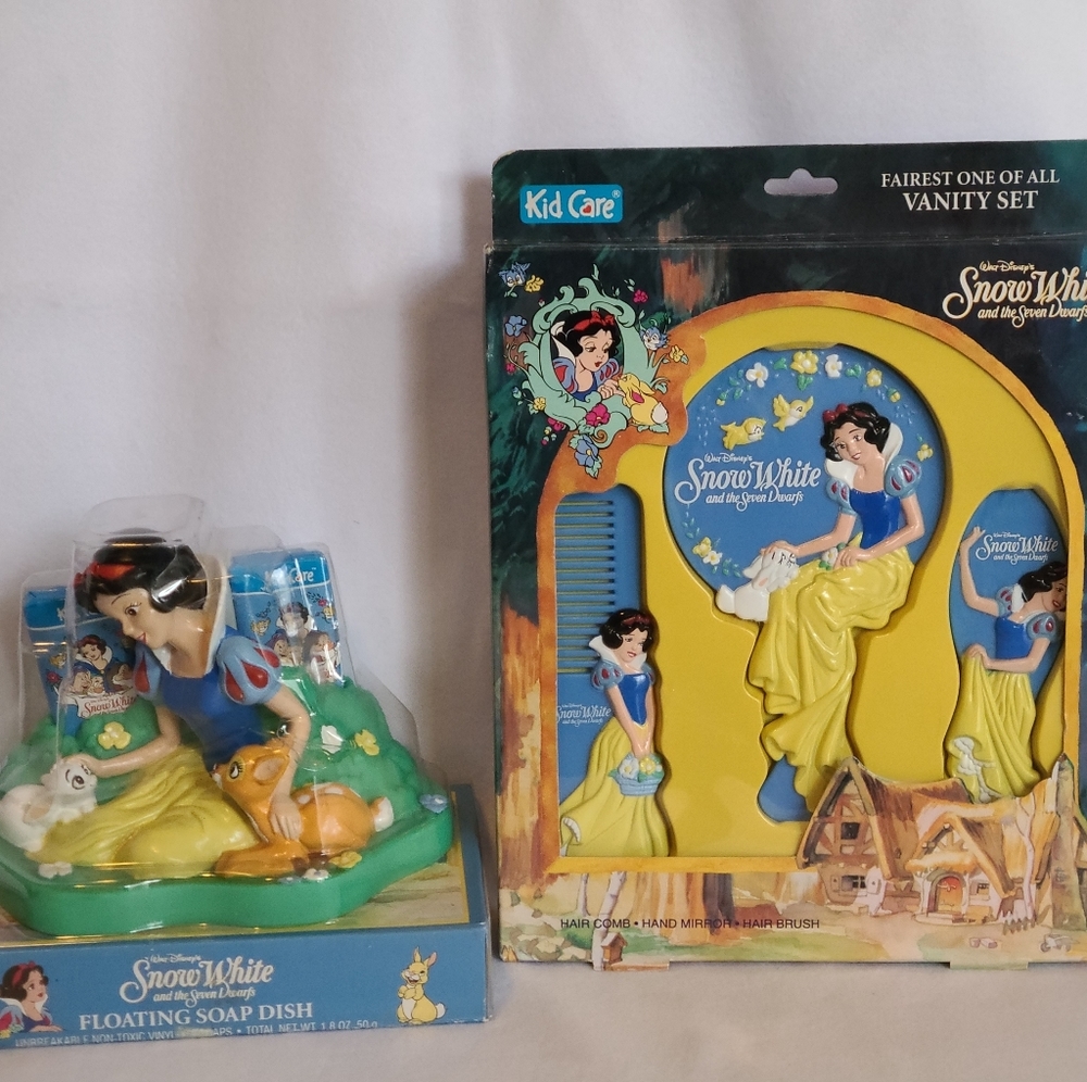 Vintage Disney Snow White vanity set